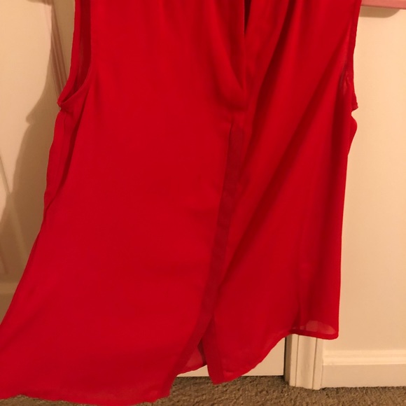 Red top - Picture 4 of 4